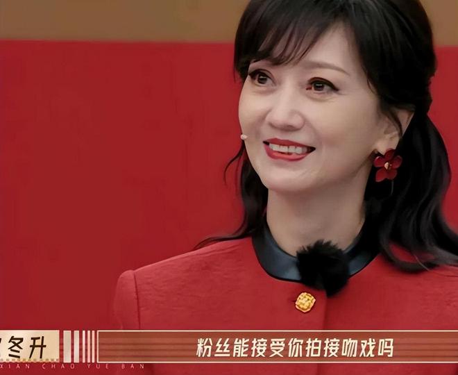 双向奔赴”的刀郎应验了惠英红的话！凯发K8这一次与87岁刀迷奶奶“(图6)